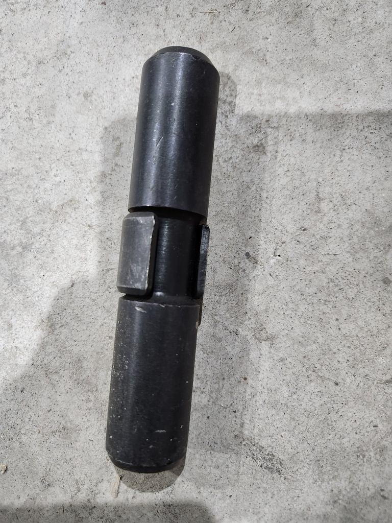 PIN PERNO KOMATSU M30 X 145 MM NEGRO