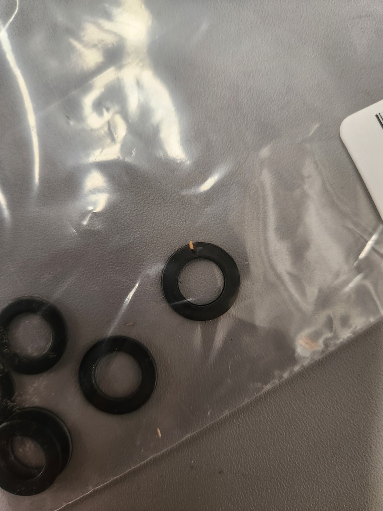 WASHER ARANDELA NEGRA 0.52 IN (13.4 MM) OD / 0.30 IN (7.8 MM) ID