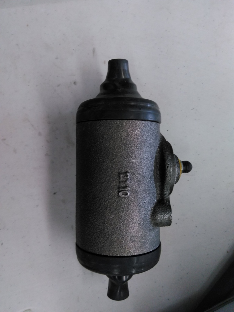 C - BREAK CYLINDER CILINDRO DE FRENOS NP 061123045023