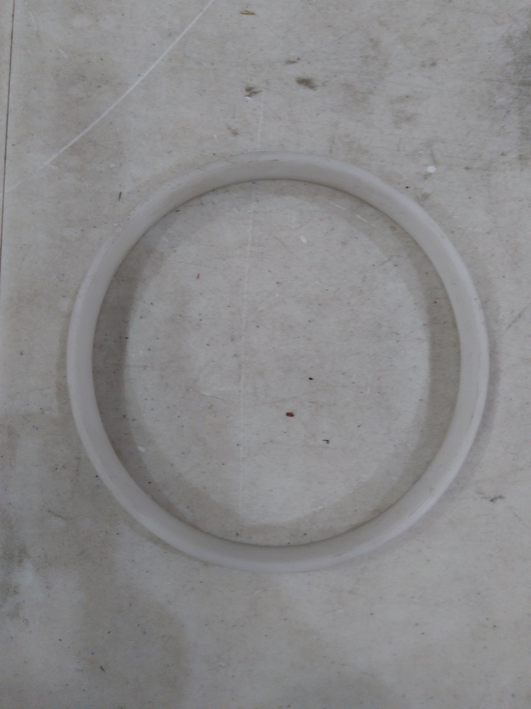 NP 081223092730 ANILLO DE PLASTICO D.INT 122 MM