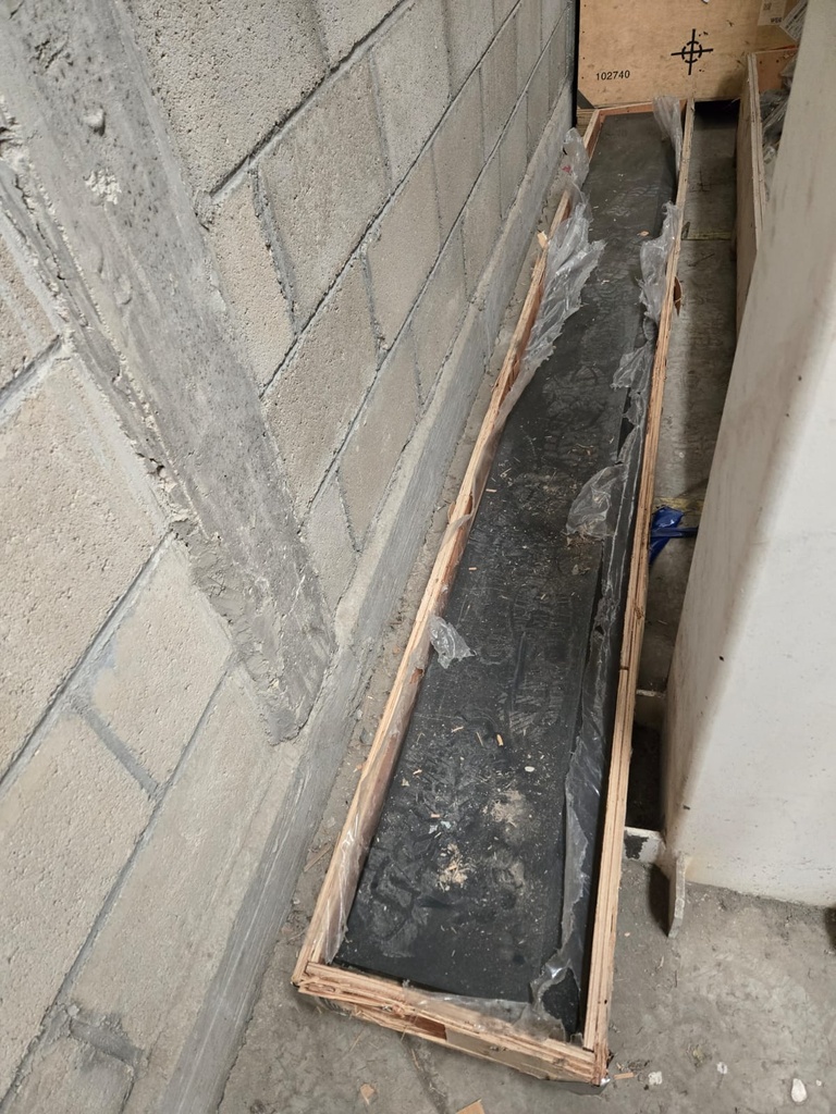 Plate Placa Color Gris Longitud 290 cm Ancho 28 cm Grosor 3 cm aprox