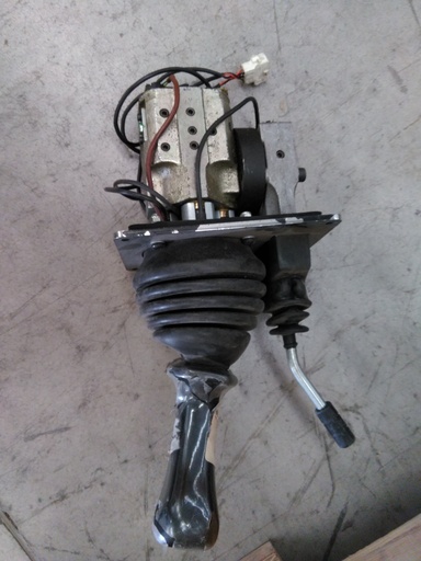 [NP 061123050214] GEAR LEVER PALANCA DE CAMBIOS